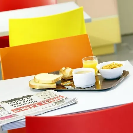 Premiere Classe Montelimar Nord - A7 Sortie 17 Hotel *